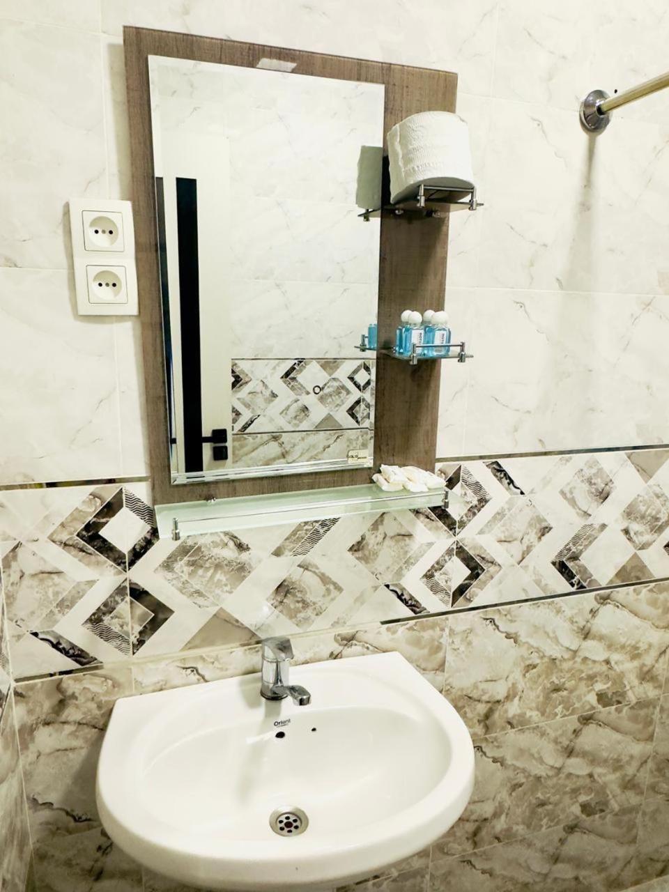 Greenway Hotel Ташкент Екстериор снимка
